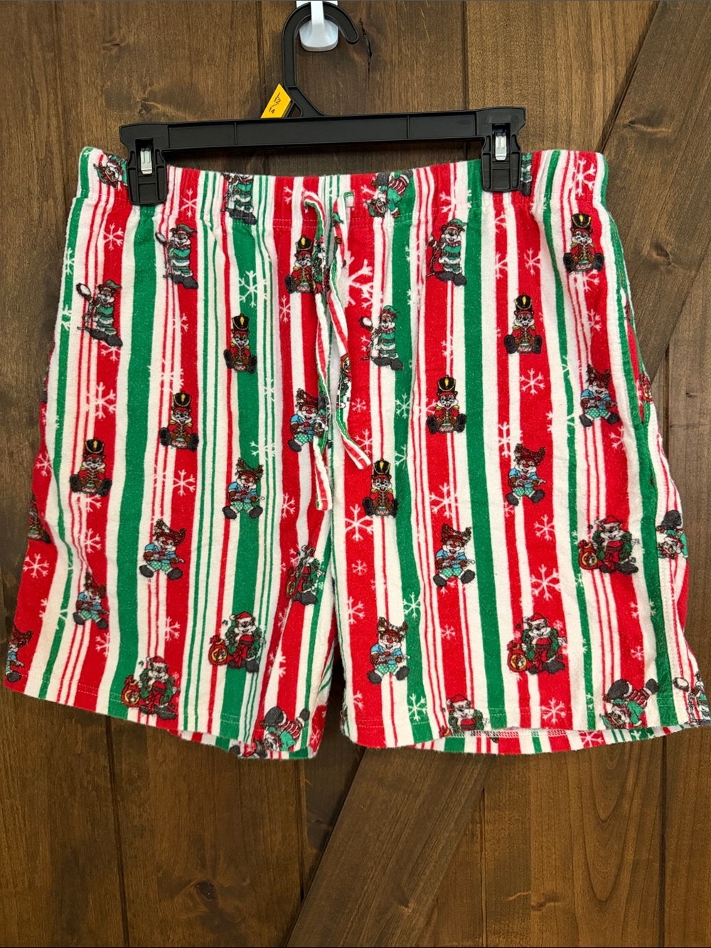 Men's Holiday Print Lounge Shorts - Red & Green